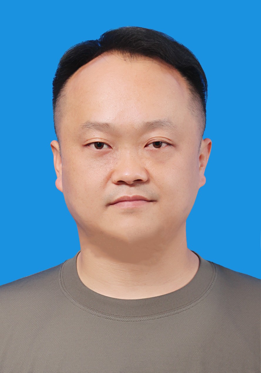 監(jiān)事會(huì)主任  肖利 湖北立風(fēng)建設(shè)有限公司總經(jīng)理